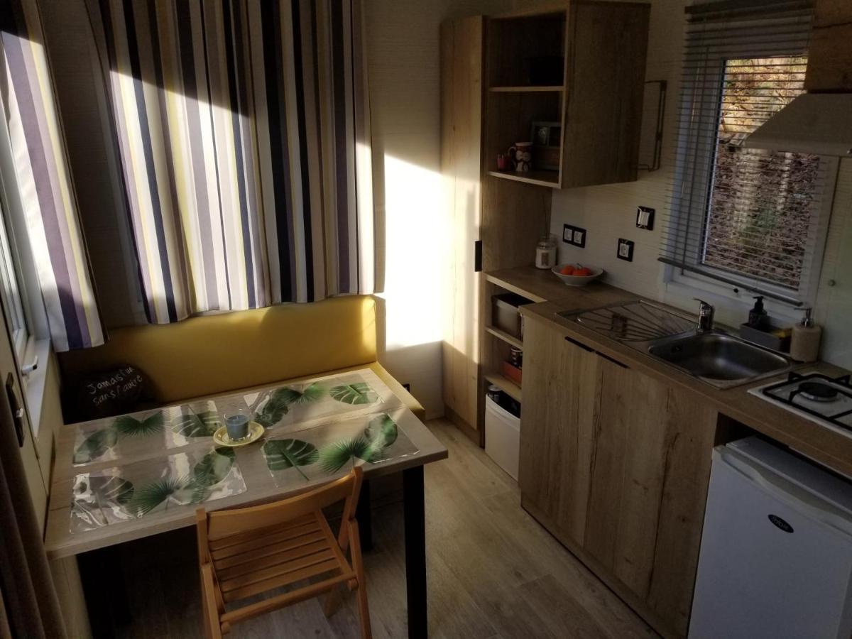 La Tiny Du Midi Hotel Турет-сюр-Лу Екстериор снимка